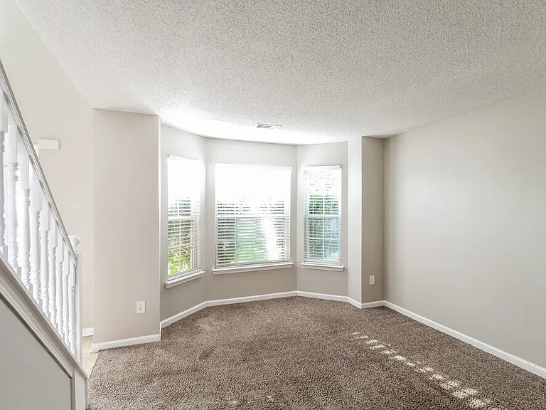 429 Grier Dr — Photo 9