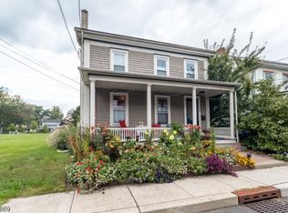 9 2nd St, Frenchtown, NJ 08825