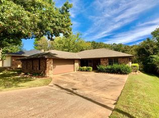 1304 S Lang Ave, Denison, TX 75020