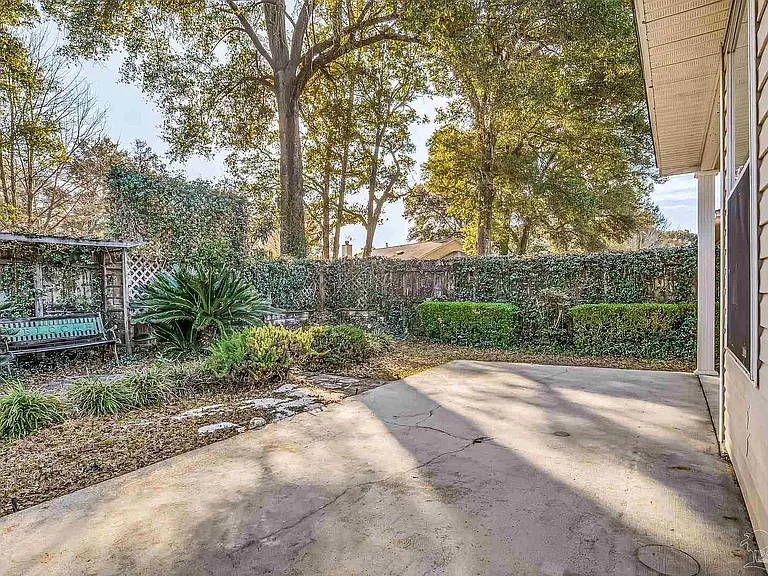 1108 Simpson St — Photo 35
