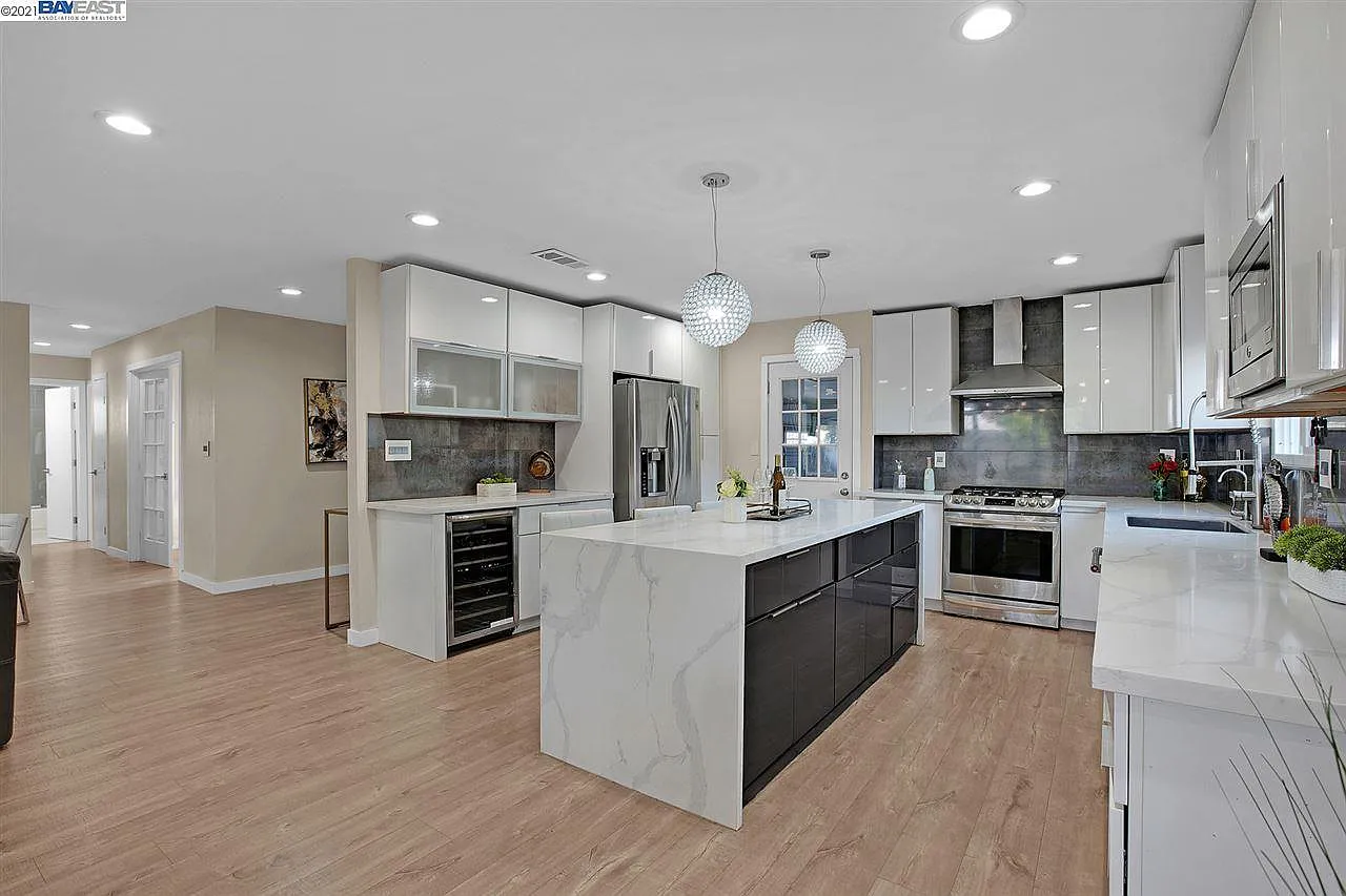 3 bed, 1524 sqft, $4,900 — Photo 1