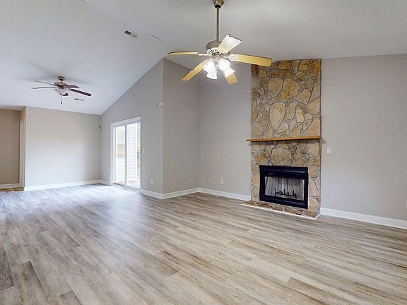 4th image of 105 Spring Drive