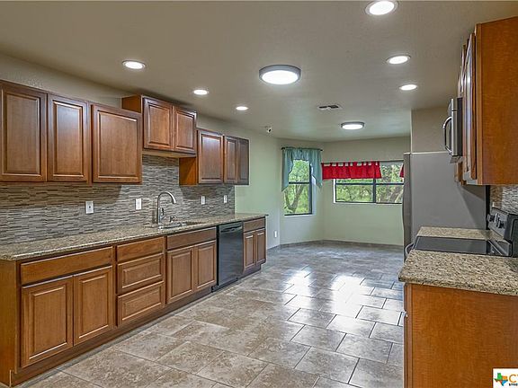 4th image of 210 Shannon Ridge Dr