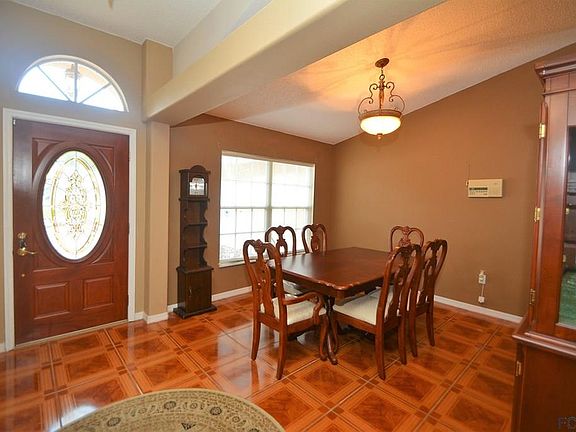 5th image of 64 Eagle Harbor Trl