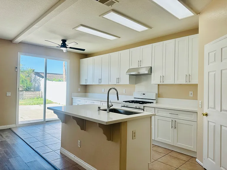 31731 Whitedove Ln — Photo 8