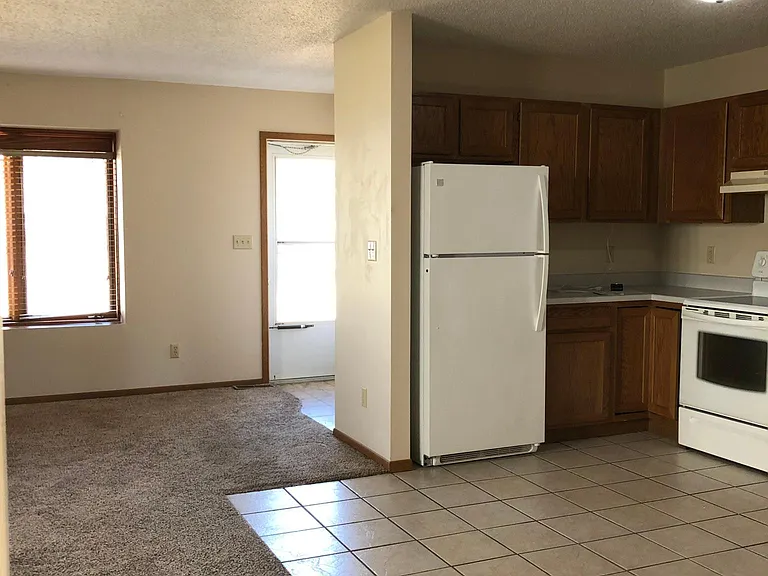 4913 W Kirkwood Cir #8 — Photo 5
