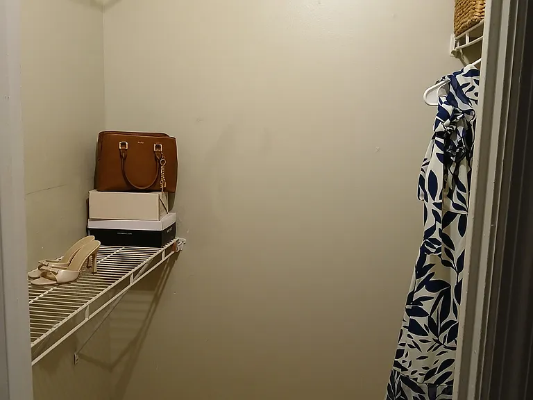 4240 Pershing Pointe Pl #4 — Photo 8