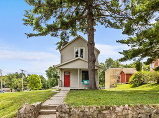 307 Walnut St, Leavenworth, KS 66048