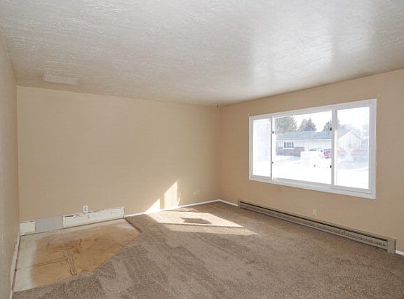 3rd image of 1253 Crescent Ave