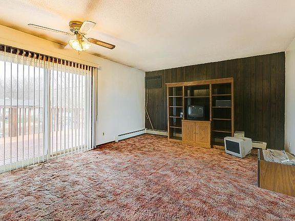 4th image of 2273 12th Ave E