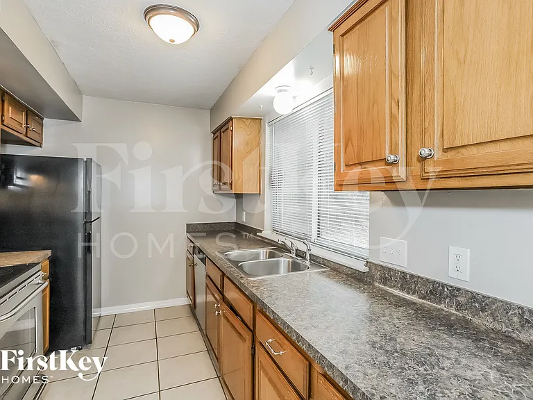 3127 Village Woods Dr — Photo 7