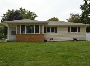 2309 Valley High Dr, Cedar Falls, IA 50613