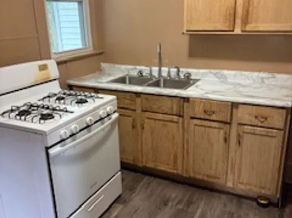 43 Mulberry St, Waterloo, IA 50703