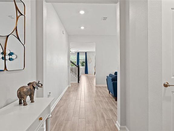 3rd image of 2721 CAMDEN LANE
