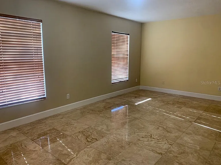 1351 Glenwick Dr — Photo 17