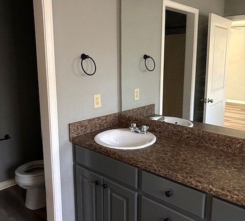 3rd image of 541 Mulberry St