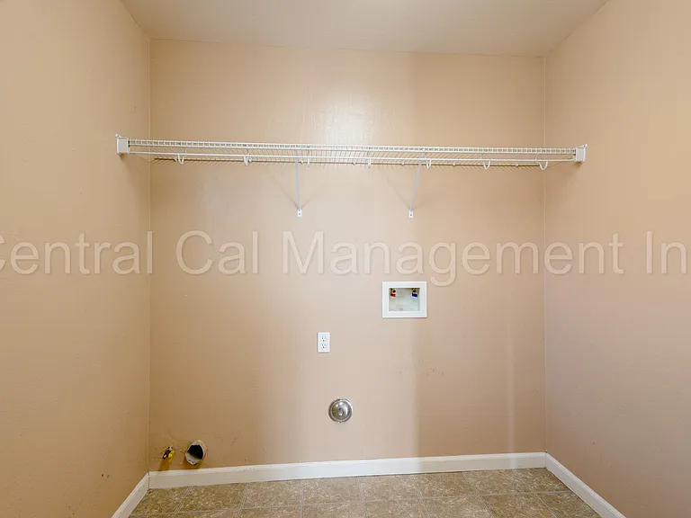 11723 Holabird Ave — Photo 12