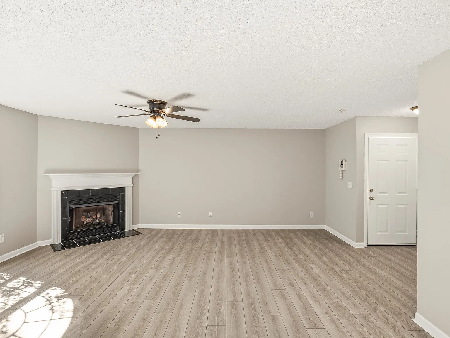 2 bed, 1162 sqft, $1,350 — Photo 4