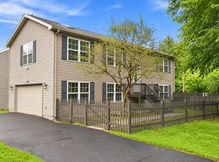 1379 Cary Rd, Algonquin, IL 60102