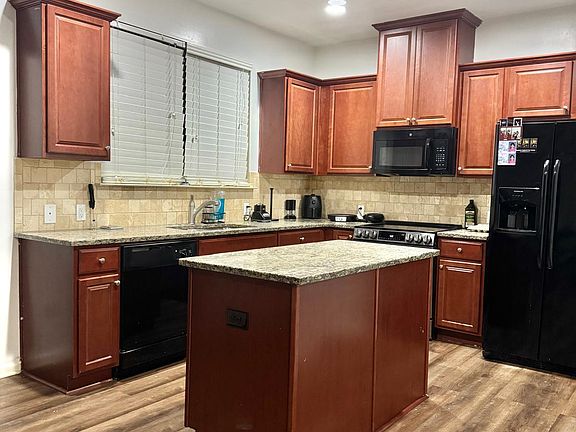 2nd image of 933 Spicy Oak Dr