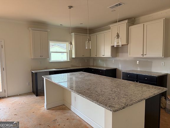 3rd image of 41 Woodland Rd