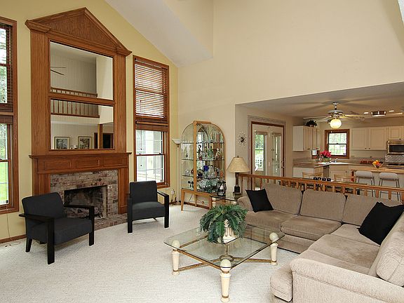5th image of 12556 Dover Dr