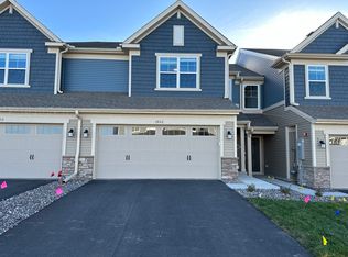 1802 Arbor Ln, Carver, MN 55315