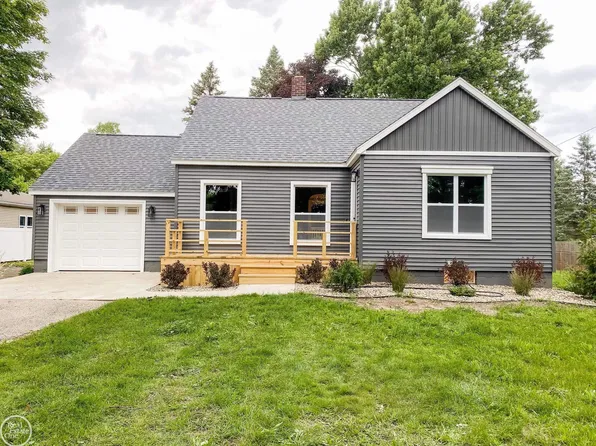 4286 W Water St, Port Huron, MI 48060