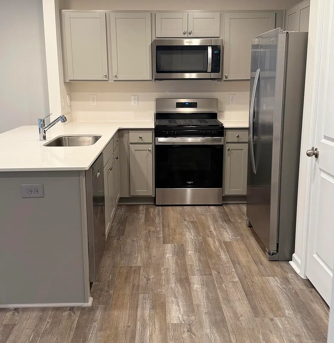 3 bed, 2.5 bath, $1,700 — Photo 4