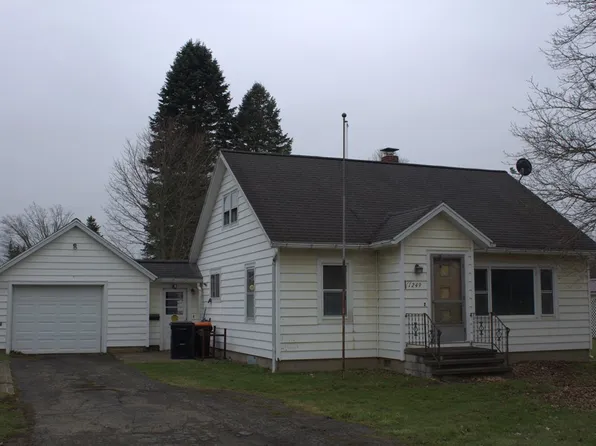 1249 N Center St, Corry, PA 16407