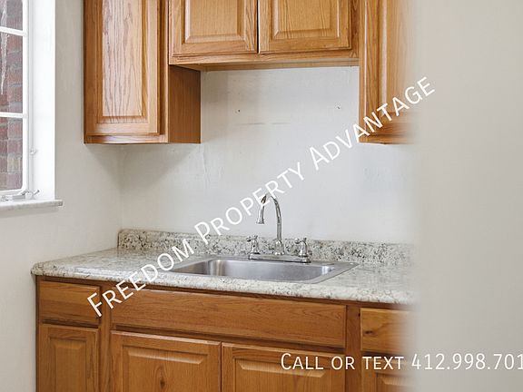 5th image of 3396 Columbia Dr