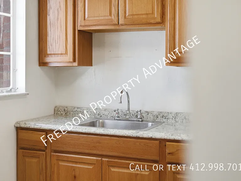 3396 Columbia Dr — Photo 5