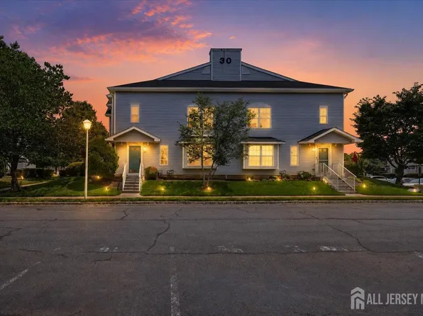 3002 Kapalua Ct, Freehold, NJ 07728