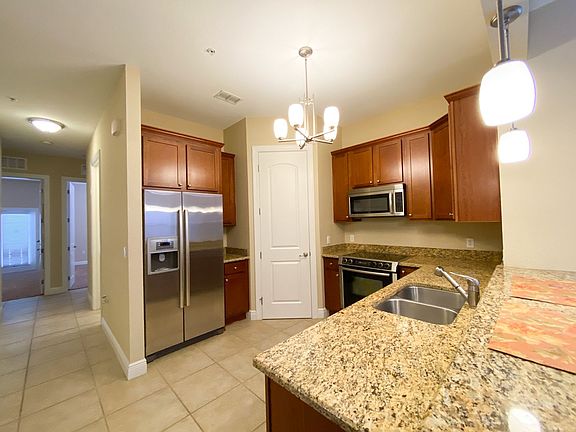 4th image of 230 SW 2nd Ave APT 102