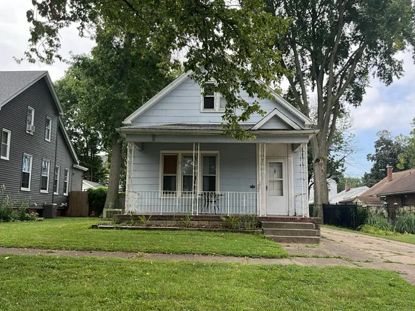 706 Hillyer St, Pekin, IL 61554