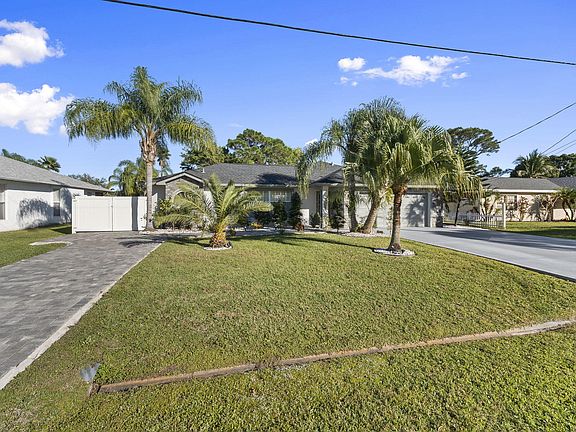 5th image of 2471 SE Leithgow Street