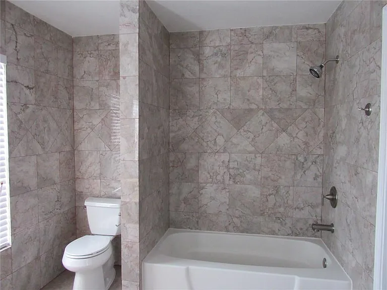 2107 Deer Creek Trl — Photo 15