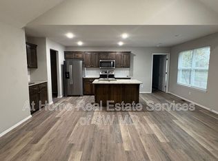 3871 W Linwood St, Springfield, MO 65807