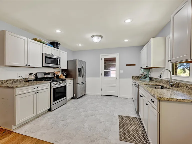 2019 S Fountain Green Rd — Photo 8