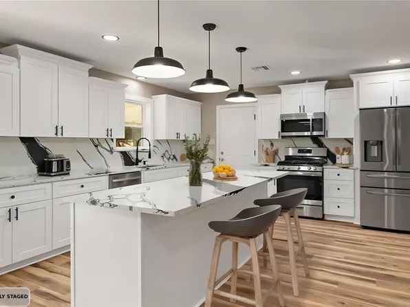 1526 Campbell Rd, Winnie, TX 77665