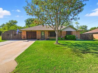 208 N Hill St, Pilot Point, TX 76258