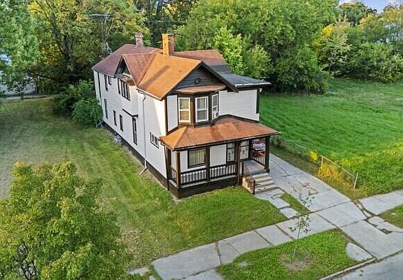 2nd image of 1026 Oakwood Ave