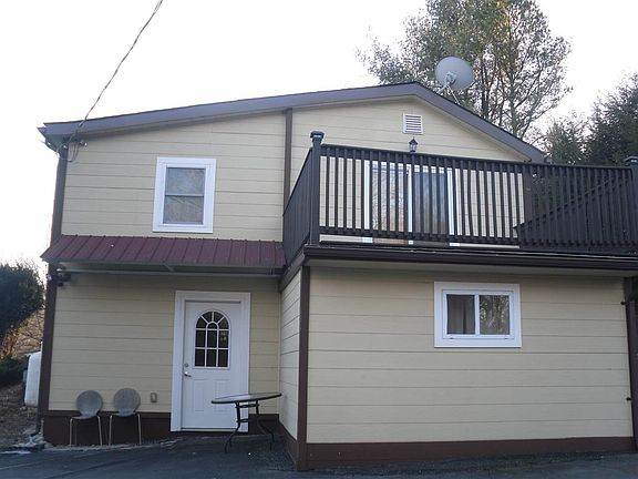 5th image of 28 Diescher Dr