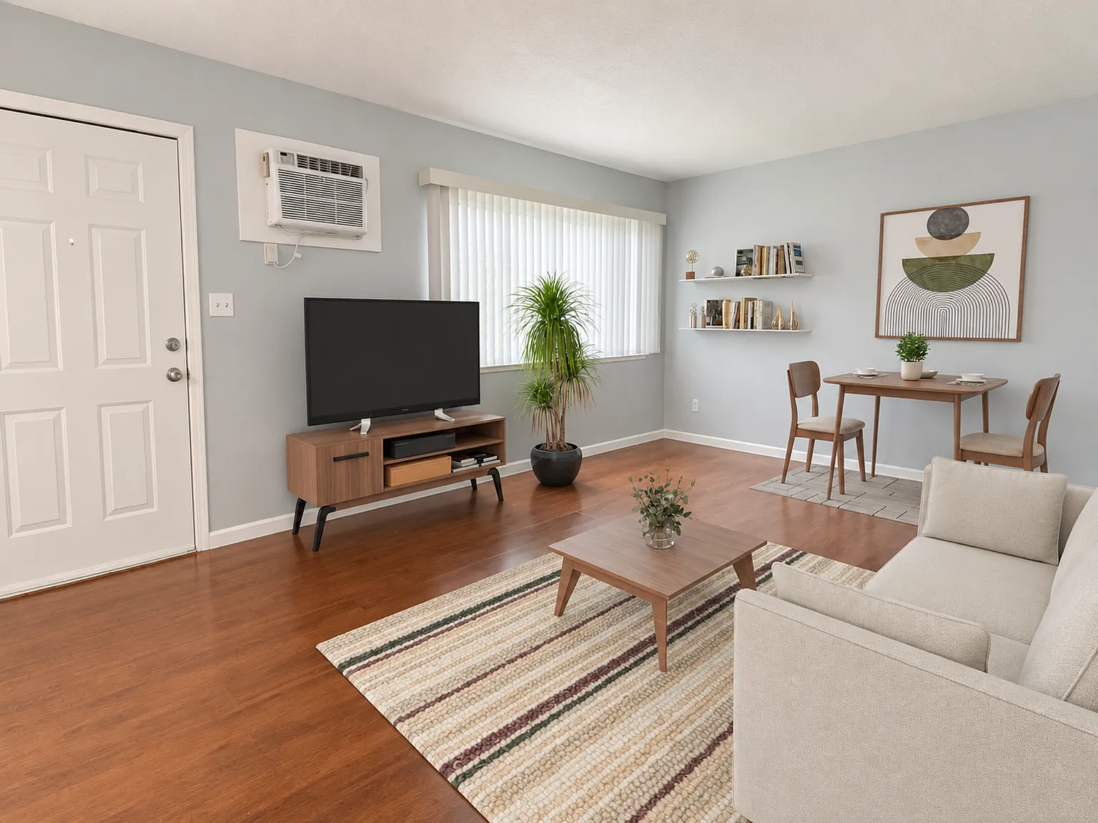Lone Pine Apartments — Photo 2