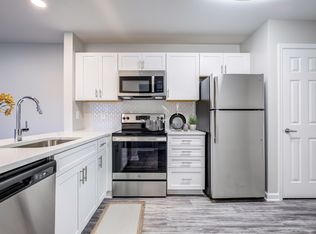 1212 Chase Heritage Cir #104, Sterling, VA 20164