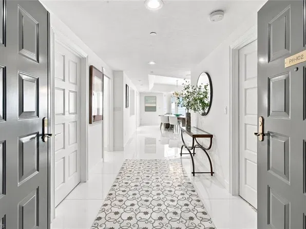 3991 Gulf Shore BLVD N #PH102, NAPLES, FL 34103