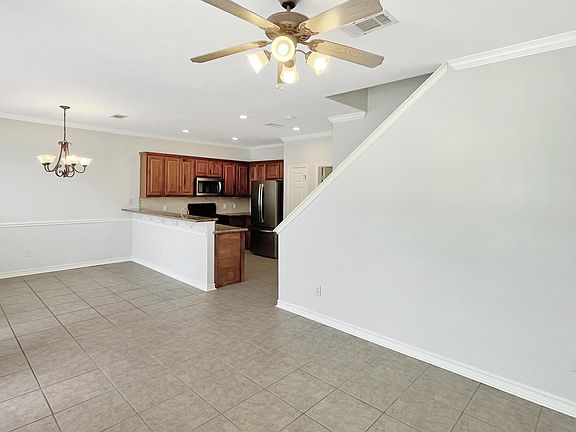 4th image of 430 Forest Dr #1