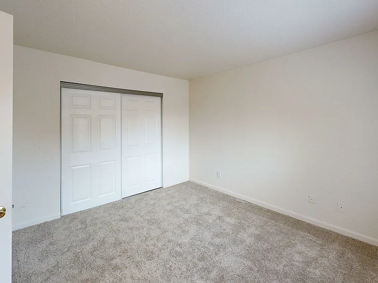 Lyons Gate Apartments — Photo 34