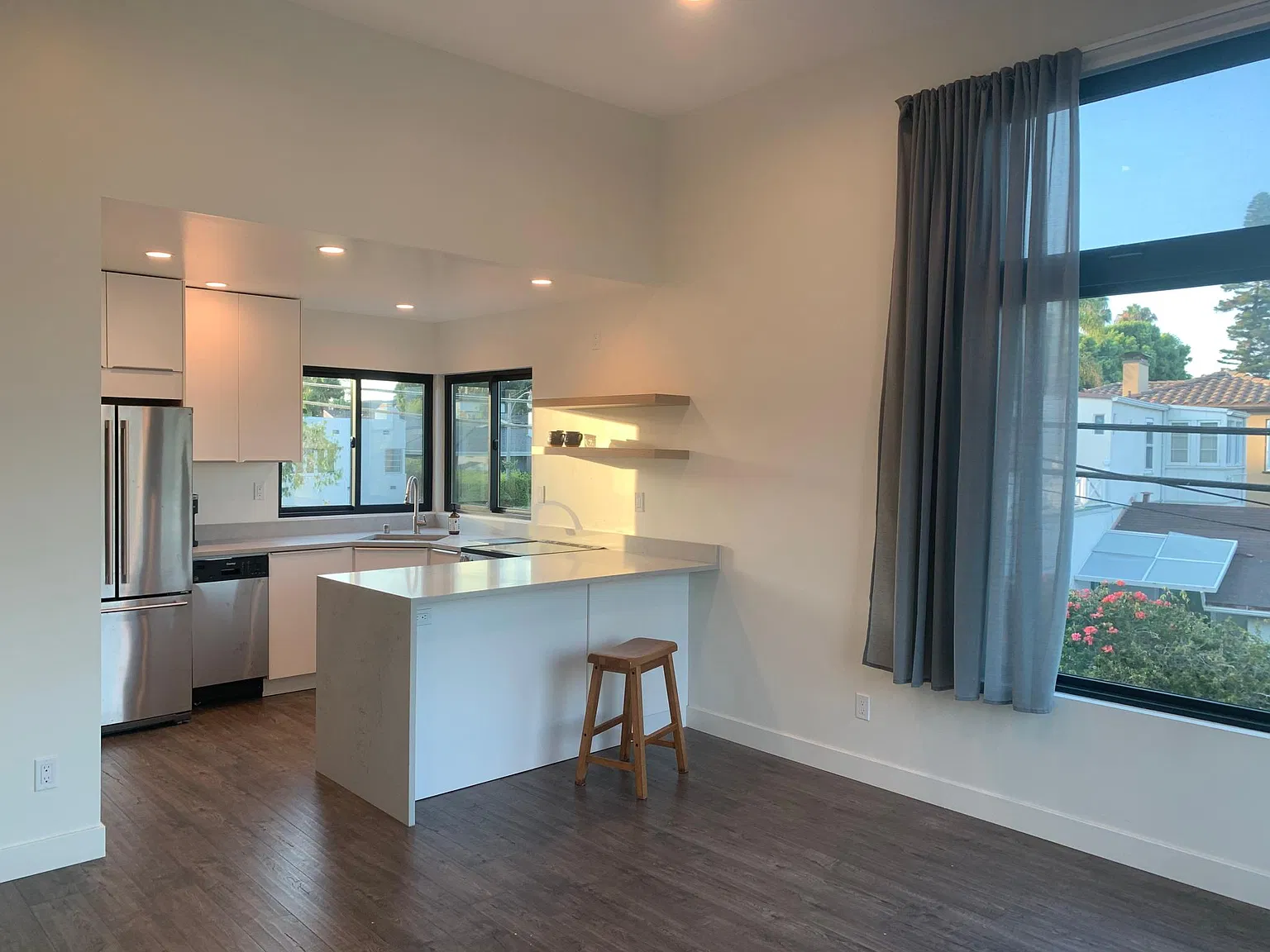 3650 Elliott St — Photo 2