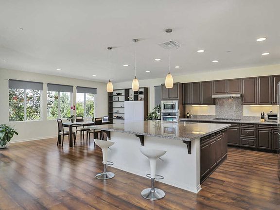 5th image of 1674 N Las Flores Dr